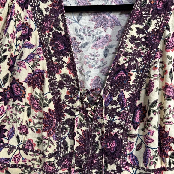 Torrid Cream and Purple Floral Blouse - Picture 5 of 6